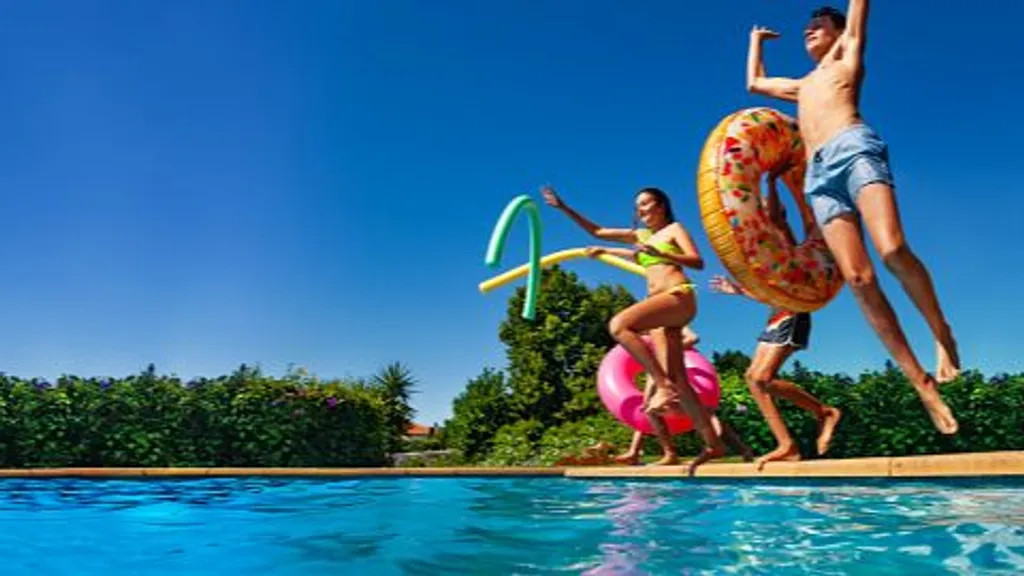 Más económicos los trabajos en Piscinas antes de la temporada de baño.